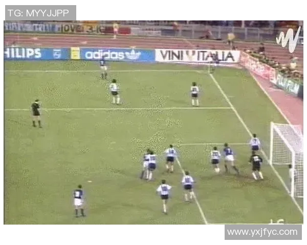 足球明星们的速度传奇：那些在绿茵场上飞奔的闪电人物