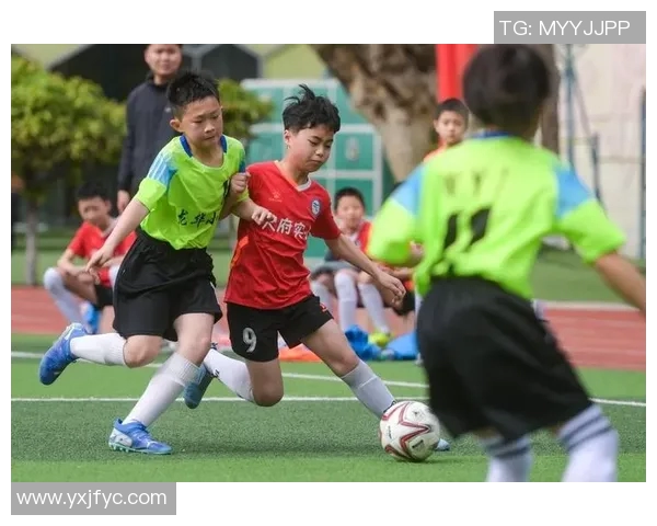 足球明星封闭训练揭秘他们的成长与挑战